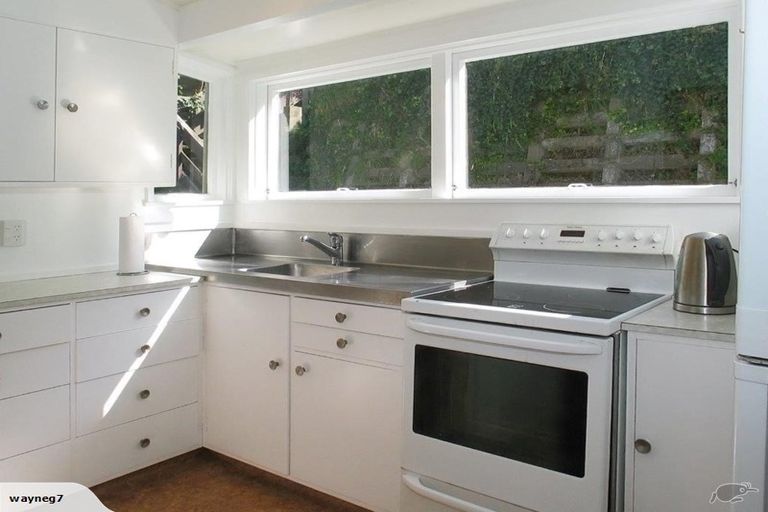 Photo of property in 72 Lohia Street, Khandallah, Wellington, 6035
