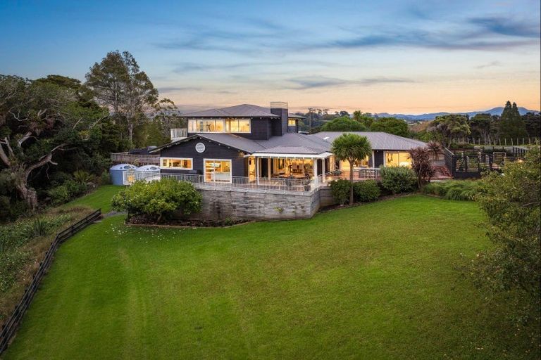 Photo of property in 181 Baddeleys Beach Road, Tawharanui Peninsula, Warkworth, 0986