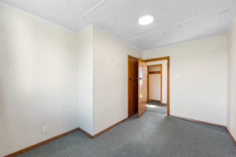 Photo of property in 23 Lambeth Crescent, Northcote, Christchurch, 8052