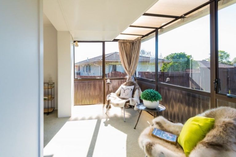 Photo of property in 2/2 Cairngorm Place, Highland Park, Auckland, 2010