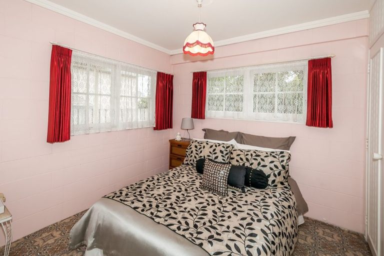 Photo of property in 1/209 Onewa Road, Birkenhead, Auckland, 0626