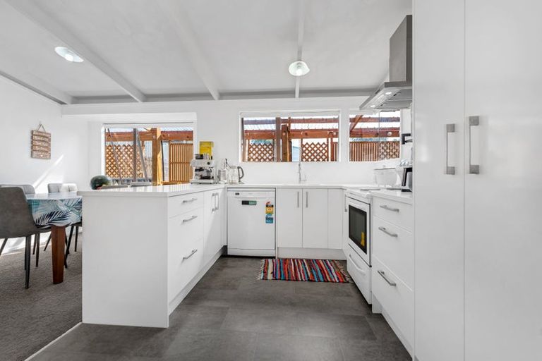 Photo of property in 4a Gallony Avenue, Massey, Auckland, 0614