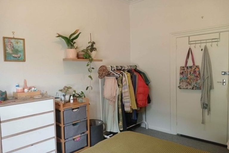 Photo of property in 38 Sugarloaf Road, Brooklyn, Wellington, 6021