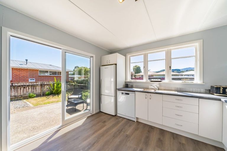 Photo of property in 20 Totara Park Road, Clouston Park, Upper Hutt, 5018
