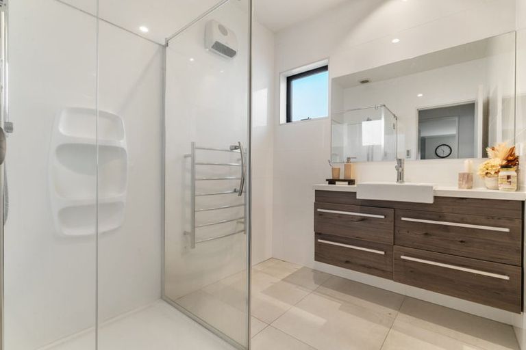 Photo of property in 41 Andalusian Way, Karaka, Papakura, 2113