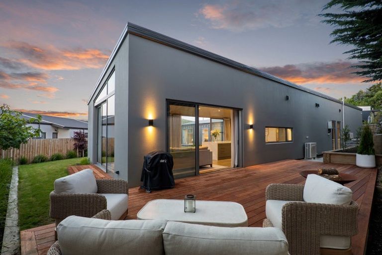 Photo of property in 13 Barnfields Close, Halswell, Christchurch, 8025