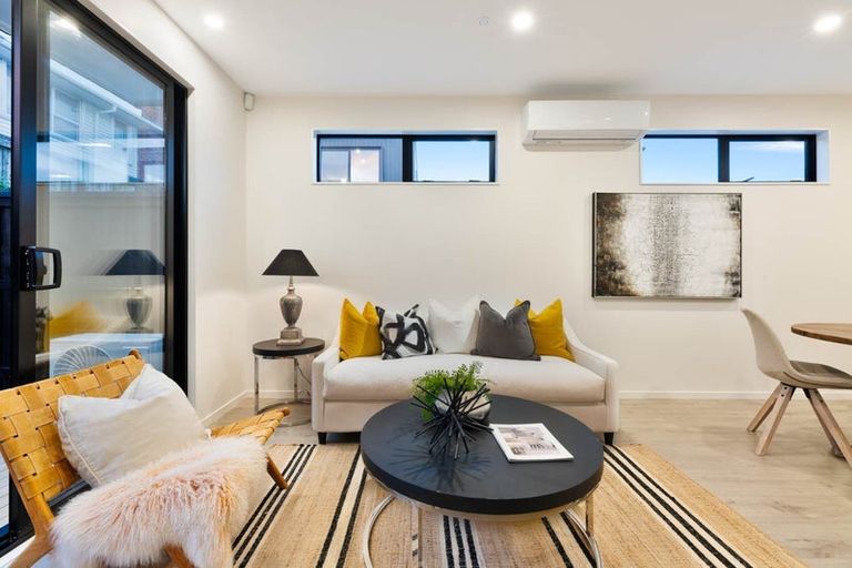 Photo of property in 3/11 Jaemont Avenue, Te Atatu South, Auckland, 0610