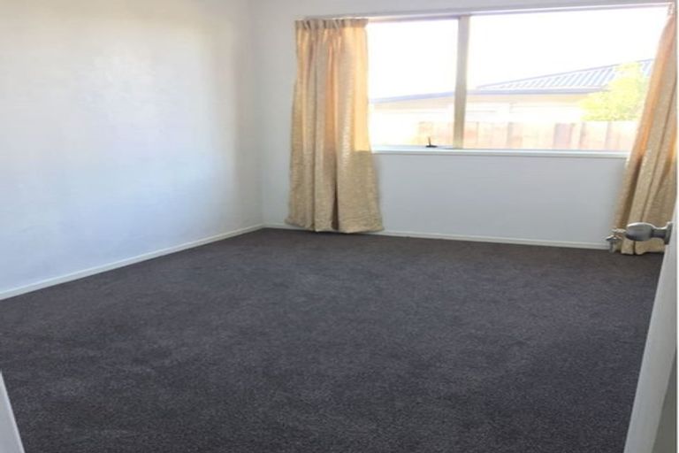 Photo of property in 217 Sturges Road, Henderson, Auckland, 0612