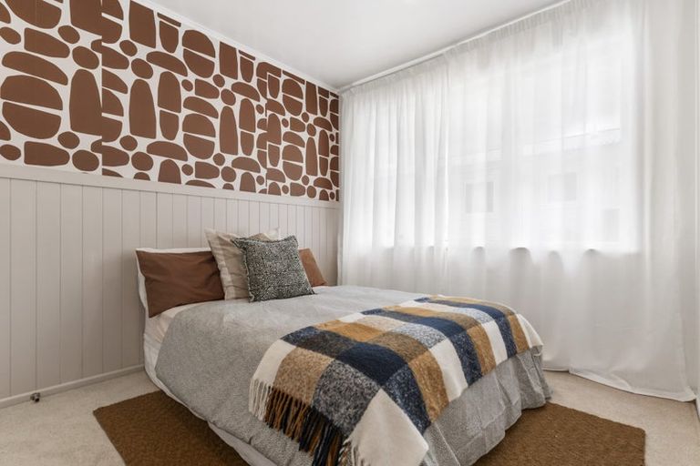 Photo of property in 24d Clinton Avenue, Te Atatu Peninsula, Auckland, 0610