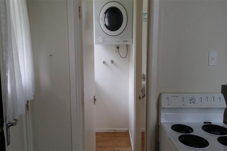 Photo of property in 33 Porritt Avenue, Mount Victoria, Wellington, 6011