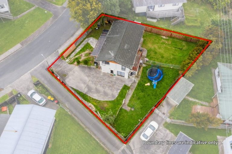 Photo of property in 35 Lilburn Crescent, Massey, Auckland, 0614