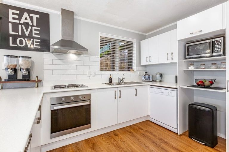 Photo of property in 41 Cleat Street, Whitby, Porirua, 5024