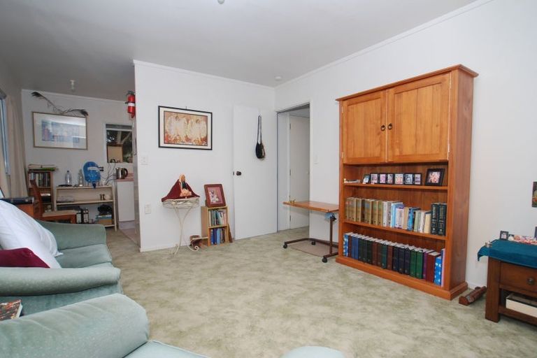 Photo of property in 2 Stanley Road, Glenfield, Auckland, 0629