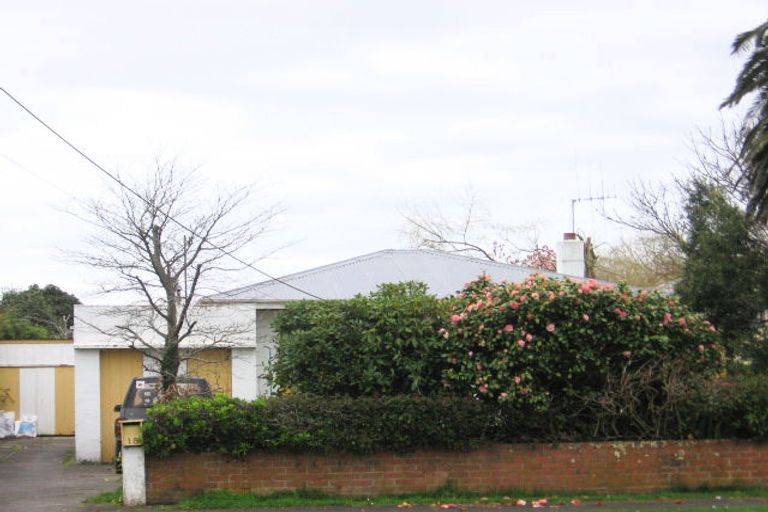 Photo of property in 10 Seddon Street, Levin, 5510