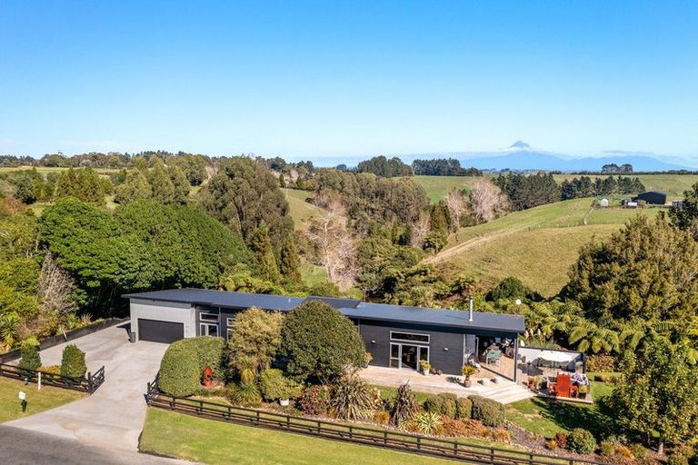 Photo of property in 418 Kaipikari Road, Urenui, 4375