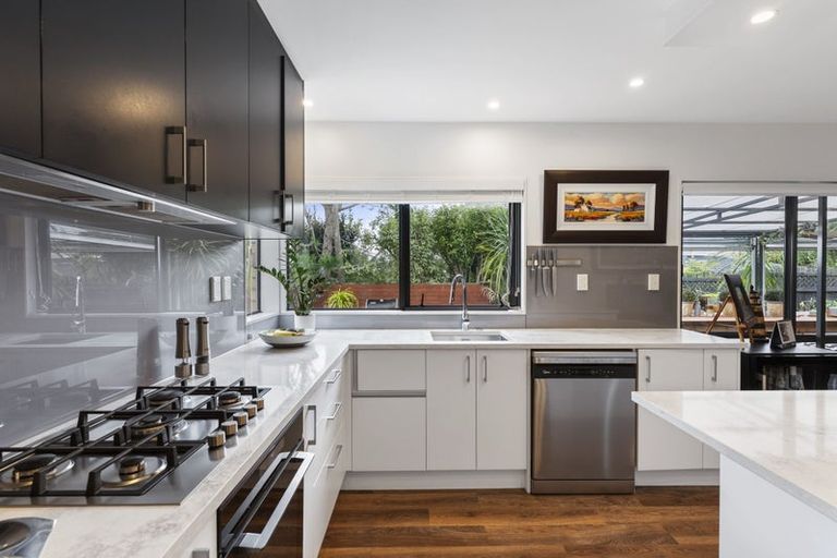 Photo of property in 2/19 Chiania Place, Somerville, Auckland, 2014