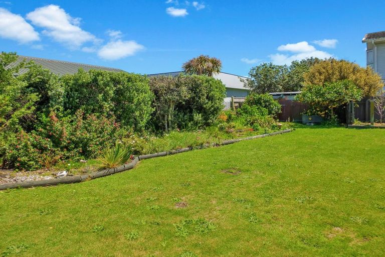 Photo of property in 22 Shortt Street, Foxton Beach, Foxton, 4815