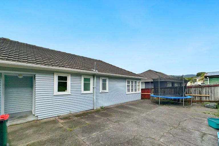 Photo of property in 8a Bledisloe Crescent, Wainuiomata, Lower Hutt, 5014