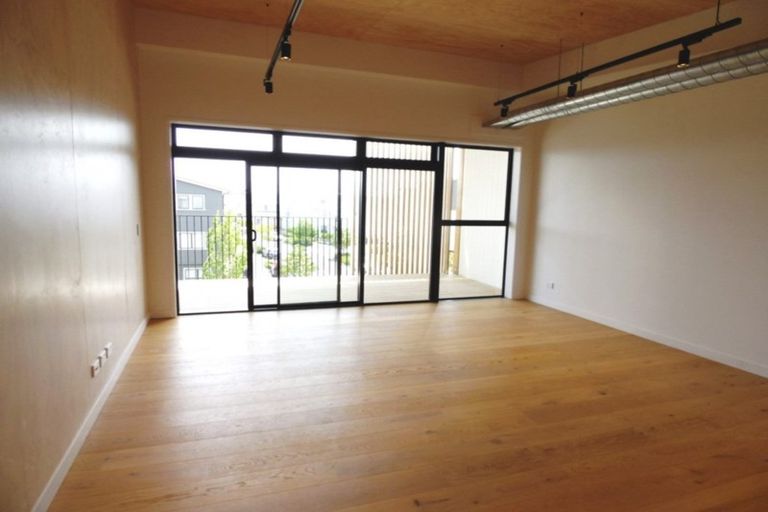 Photo of property in 12/165 Hobsonville Point Road, Hobsonville, Auckland, 0616