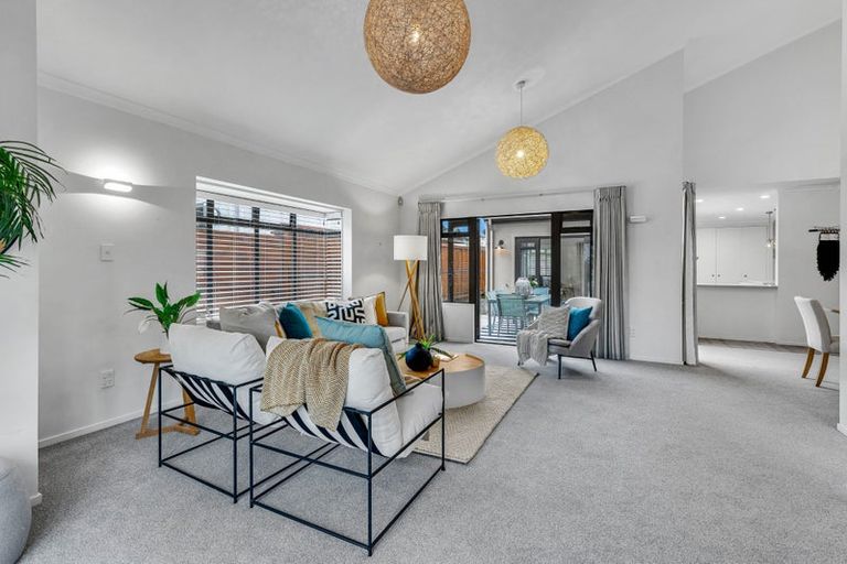 Photo of property in 11 Huntaway Lane, Te Atatu Peninsula, Auckland, 0610