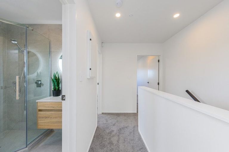 Photo of property in 13 Edgerton Road, Te Atatu Peninsula, Auckland, 0610