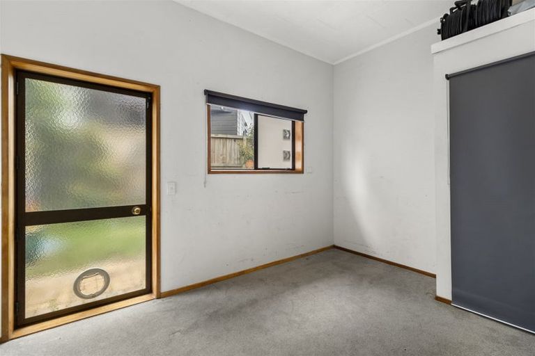 Photo of property in 9 Gloria Avenue, Te Atatu Peninsula, Auckland, 0610