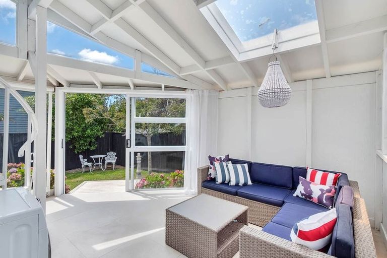 Photo of property in 6 Tyne Road, Forrest Hill, Auckland, 0620