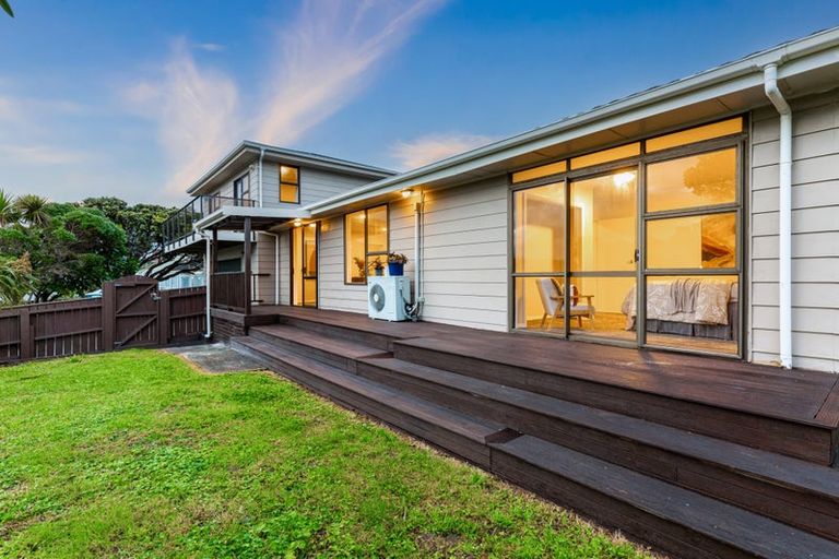Photo of property in 2 Te Pene Avenue, Titahi Bay, Porirua, 5022