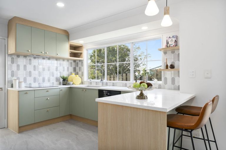 Photo of property in 2 Diana Place, Ranui, Auckland, 0612