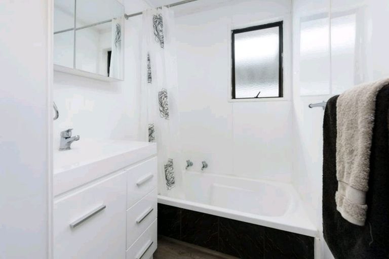 Photo of property in 44 Langstone Street, Welcome Bay, Tauranga, 3112