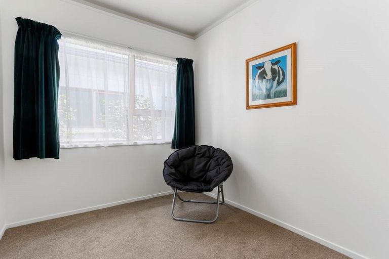 Photo of property in 54 Mayfair Crescent, Mairangi Bay, Auckland, 0630
