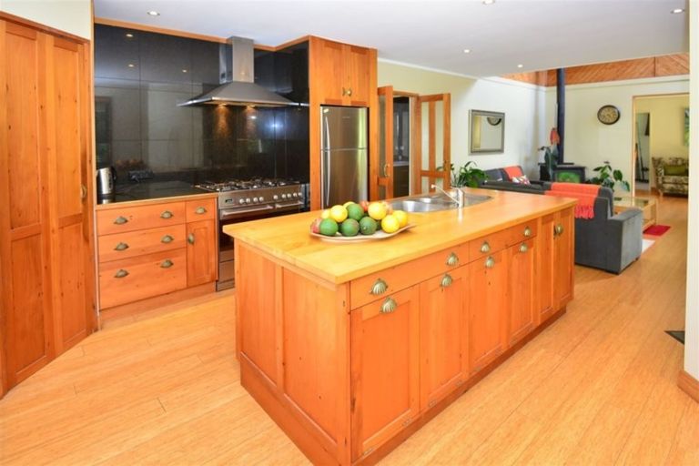 Photo of property in 275a Rimmer Road, Helensville, 0875