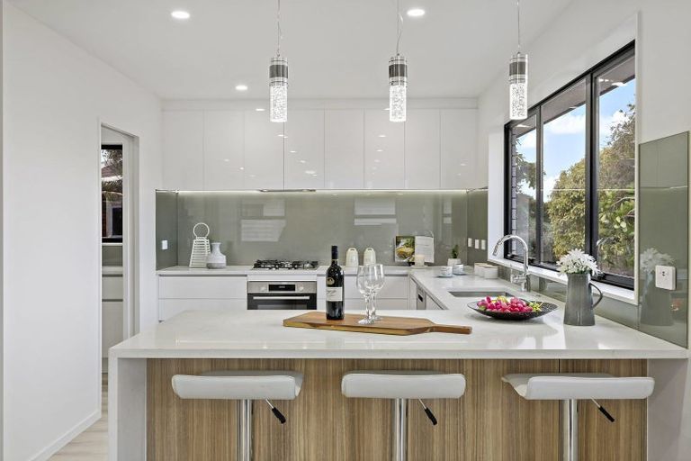 Photo of property in 11 Tawapou Close, Massey, 0614