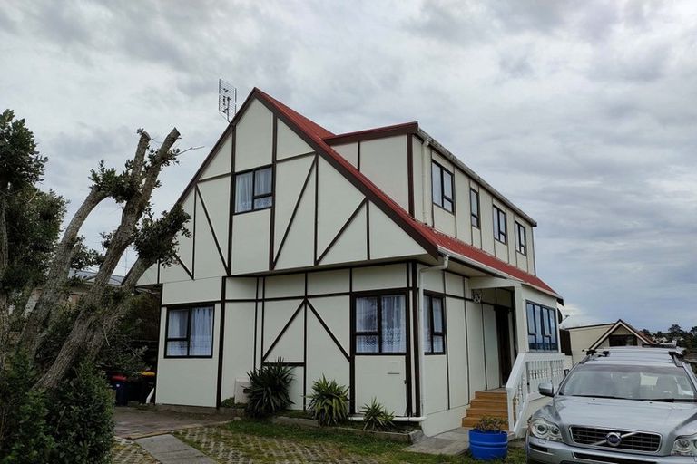 Photo of property in 145 Arran Road, Browns Bay, Auckland, 0630