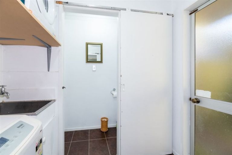Photo of property in 37 Kohekohe Street, New Lynn, Auckland, 0600
