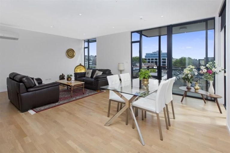 Photo of property in 50 Kilmore Street, Christchurch Central, Christchurch, 8013