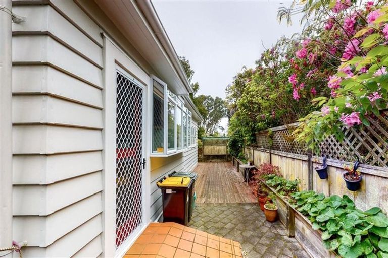 Photo of property in 6 Station Road, Khandallah, Wellington, 6035