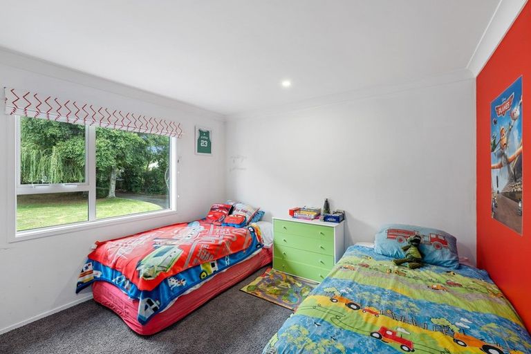 Photo of property in 52 Nimmo Avenue West, Waikanae, 5036