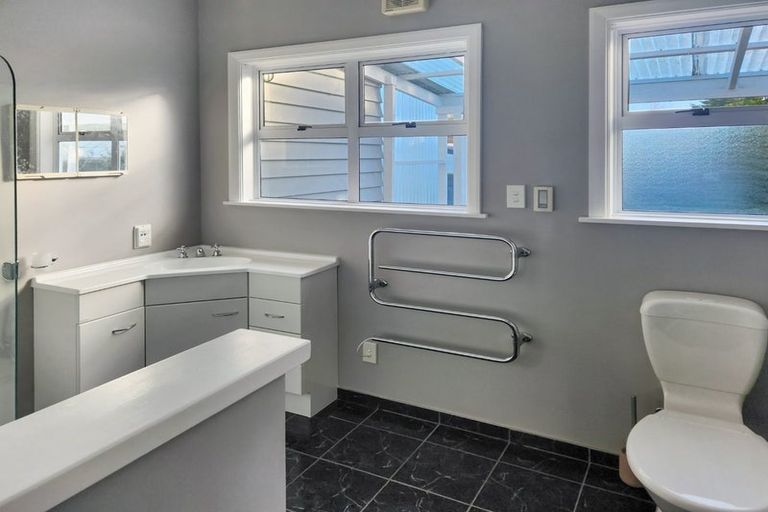 Photo of property in 25 Manuka Street, Stokes Valley, Lower Hutt, 5019