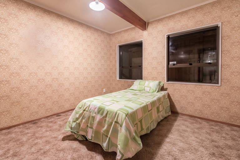 Photo of property in 34 Kaikoura Street, Henderson, Auckland, 0612