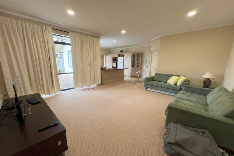 Photo of property in 8 Glanmire Place, Flat Bush, Auckland, 2016
