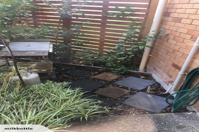 Photo of property in St Claire Village, 40/172 Mcleod Road, Te Atatu South, Auckland, 0610