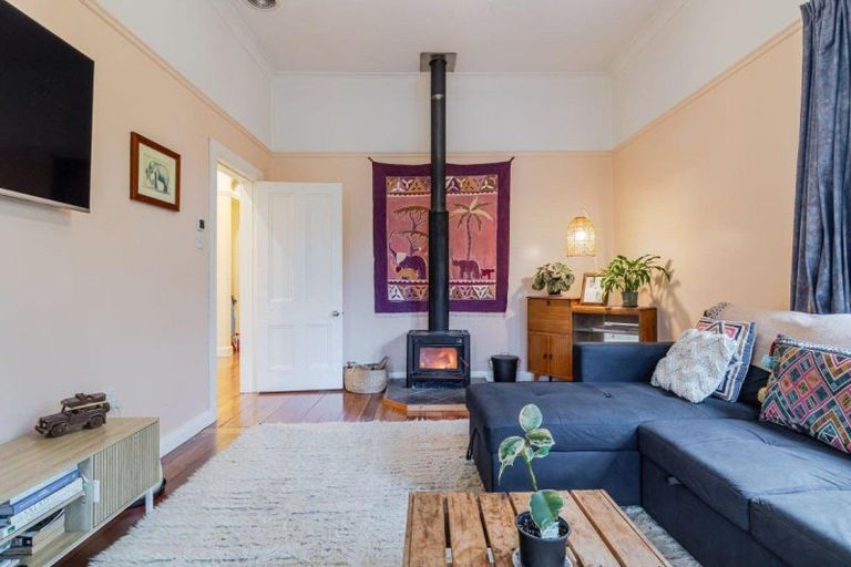 Photo of property in 6b Rolleston Street, Hokowhitu, Palmerston North, 4410