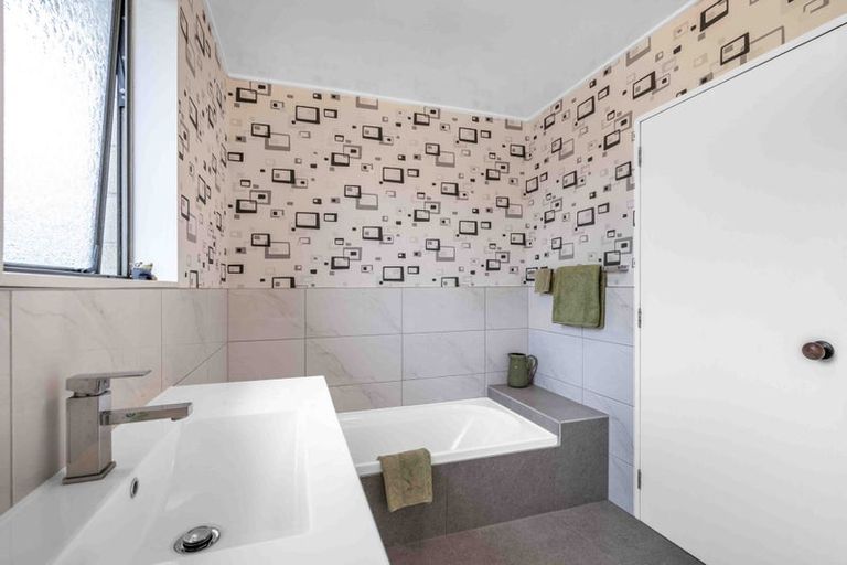 Photo of property in 11 Devon Street, Riversdale, 9776