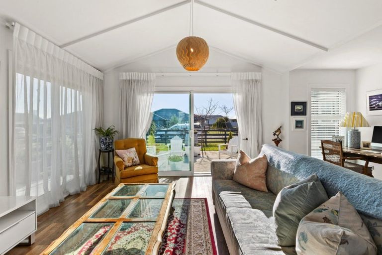 Photo of property in 5 Grooby Place, Havelock North, 4130