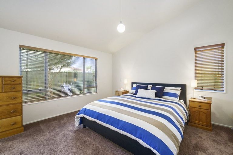 Photo of property in 60 Navigation Drive, Whitby, Porirua, 5024