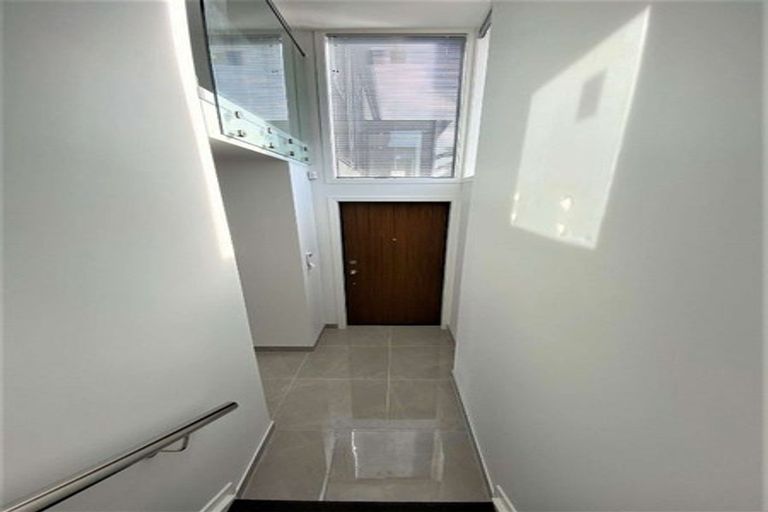 Photo of property in 40d Reeves Road, Pakuranga, Auckland, 2010