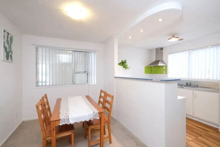 Photo of property in 6 Aquarius Avenue, Glen Eden, Auckland, 0602