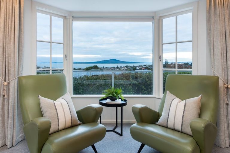 Photo of property in 107 East Coast Road, Castor Bay, Auckland, 0620