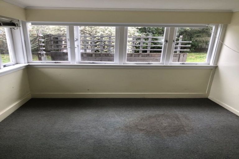 Photo of property in 56 Newington Road, Henderson, Auckland, 0612